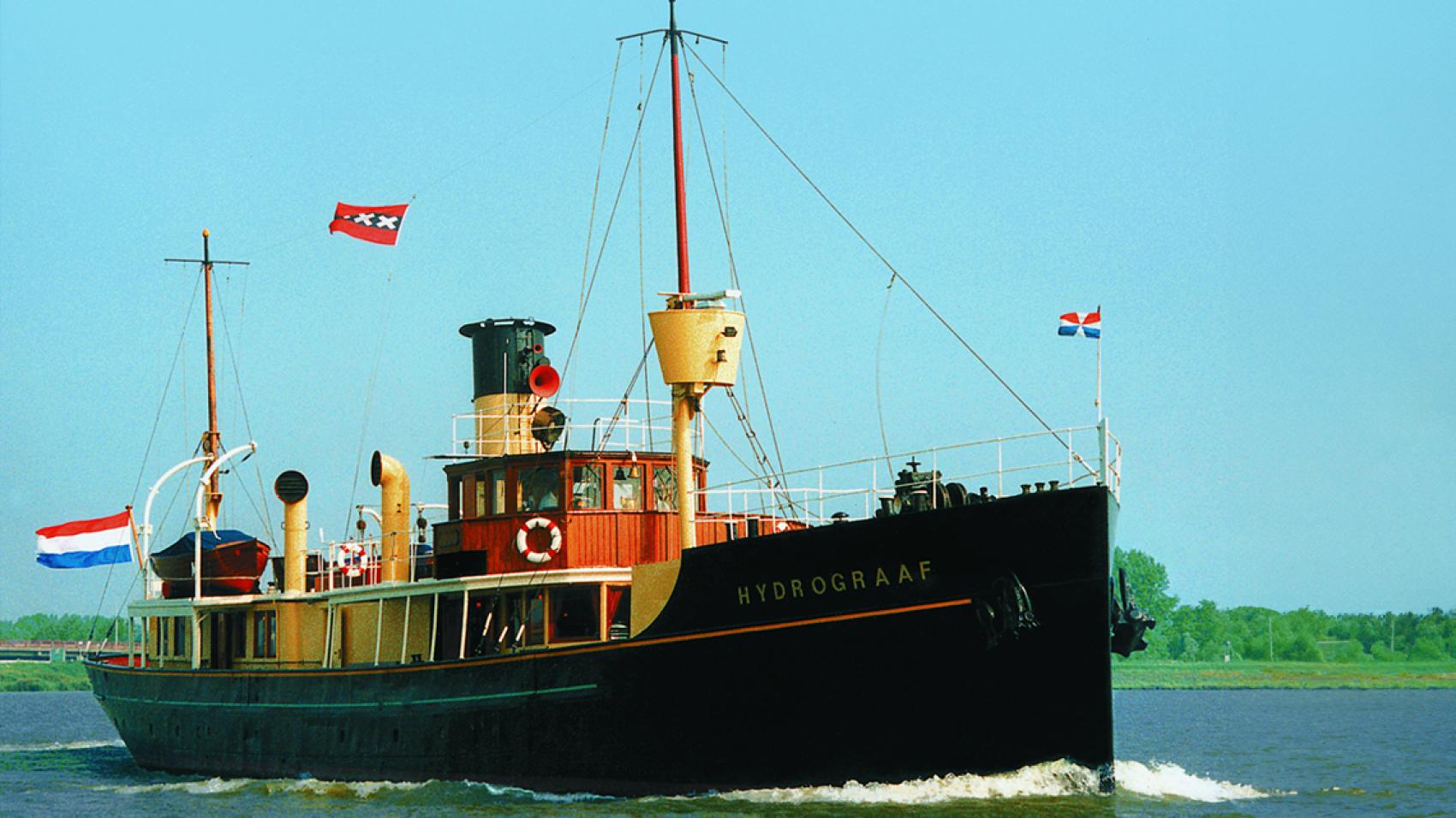 De Hydrograaf, oorspronkelijk Stoomschip met  Koninklijke Allure