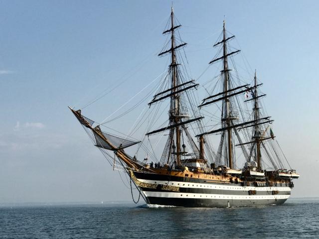 De tros van Delfsail 1991 werd de Amerigo Vespucci, die ondanks pessimistische voorspellingen, toch echt naar Delfzijl kwam!