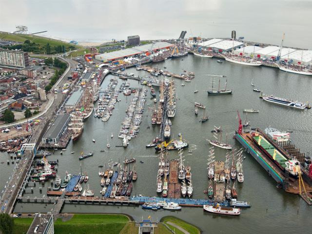 Zicht op de haven vanuit de lucht in 2016