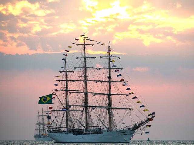 Cisne Branco aan de horizon van de Eems